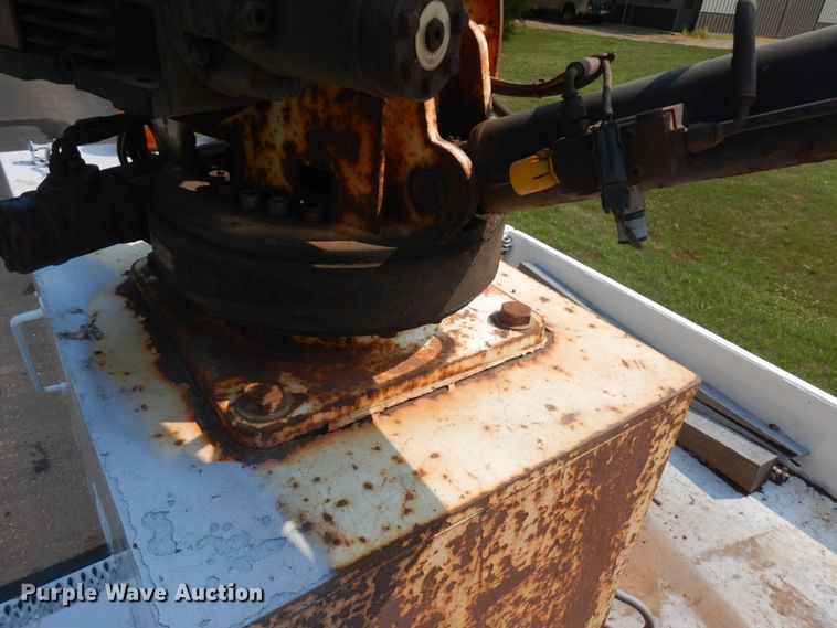 image for item IL9878 2004 Freightliner FL70  crane truck