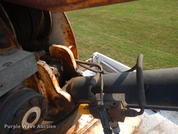 image for item IL9878 2004 Freightliner FL70  crane truck