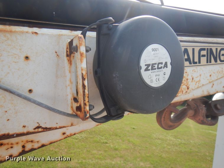 image for item IL9878 2004 Freightliner FL70  crane truck