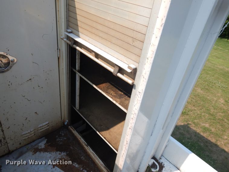 image for item IL9878 2004 Freightliner FL70  crane truck