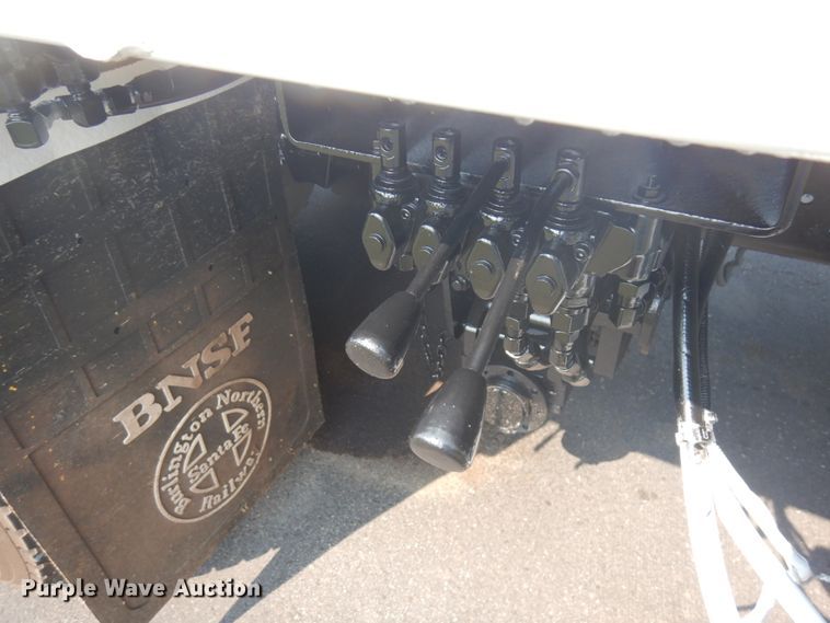 image for item IL9878 2004 Freightliner FL70  crane truck