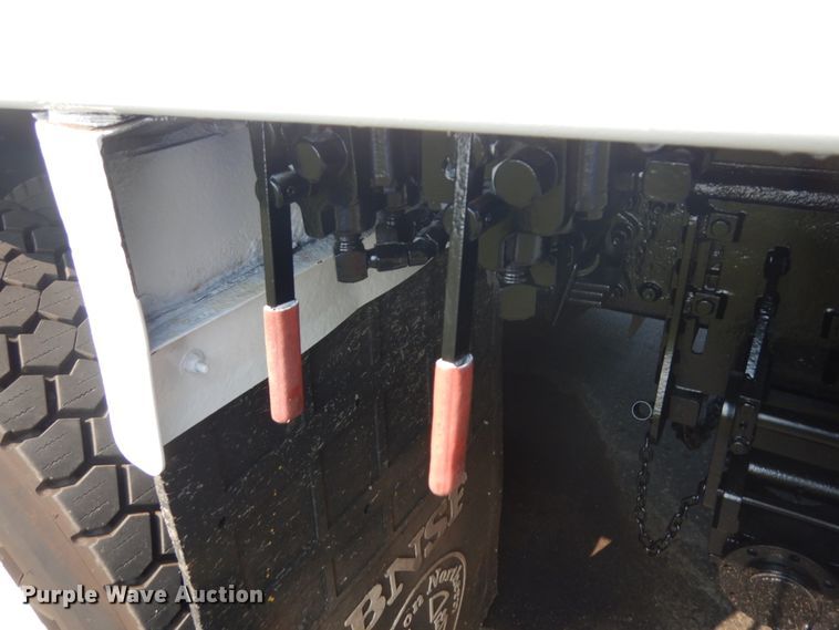 image for item IL9878 2004 Freightliner FL70  crane truck