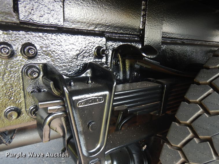 image for item IL9878 2004 Freightliner FL70  crane truck