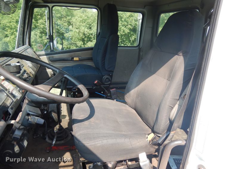 image for item IL9878 2004 Freightliner FL70  crane truck