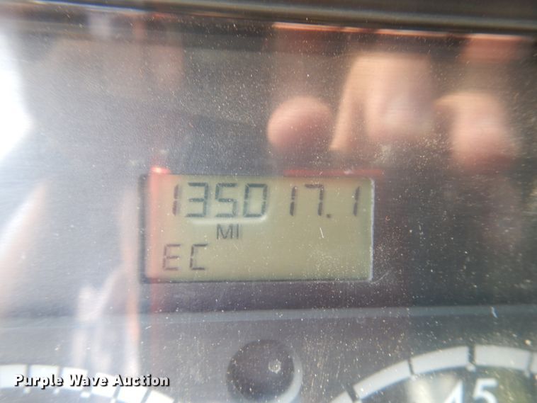 image for item IL9878 2004 Freightliner FL70  crane truck