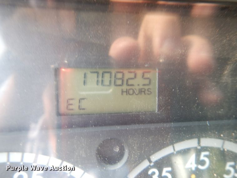 image for item IL9878 2004 Freightliner FL70  crane truck