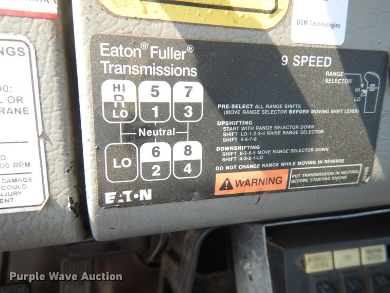 image for item IL9878 2004 Freightliner FL70  crane truck