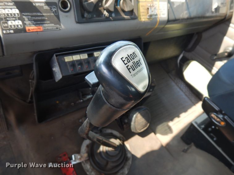 image for item IL9878 2004 Freightliner FL70  crane truck