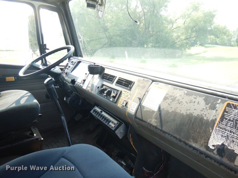 image for item IL9878 2004 Freightliner FL70  crane truck