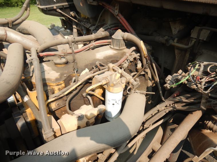 image for item IL9878 2004 Freightliner FL70  crane truck