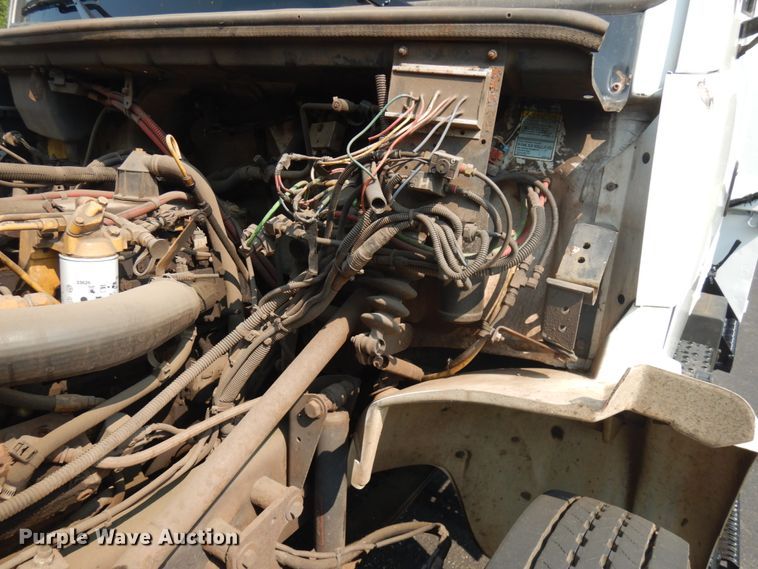 image for item IL9878 2004 Freightliner FL70  crane truck