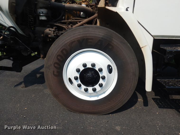 image for item IL9878 2004 Freightliner FL70  crane truck