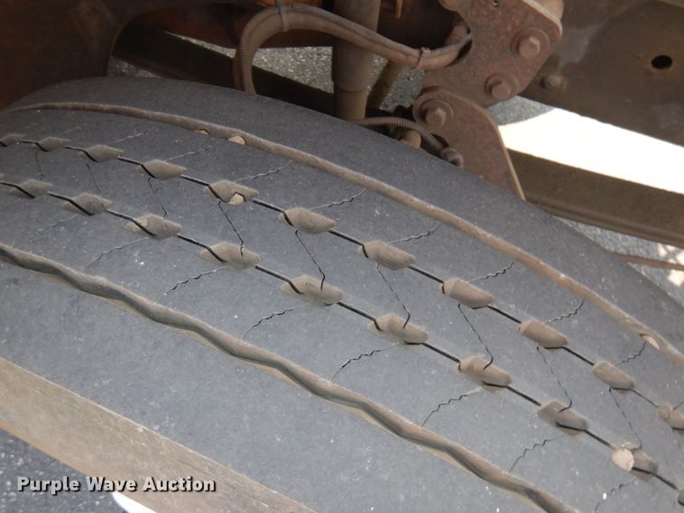 image for item IL9878 2004 Freightliner FL70  crane truck