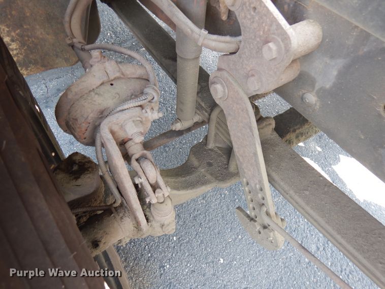 image for item IL9878 2004 Freightliner FL70  crane truck