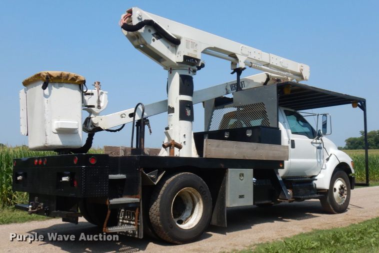 image for item IL9881 2011 Ford F750  bucket truck