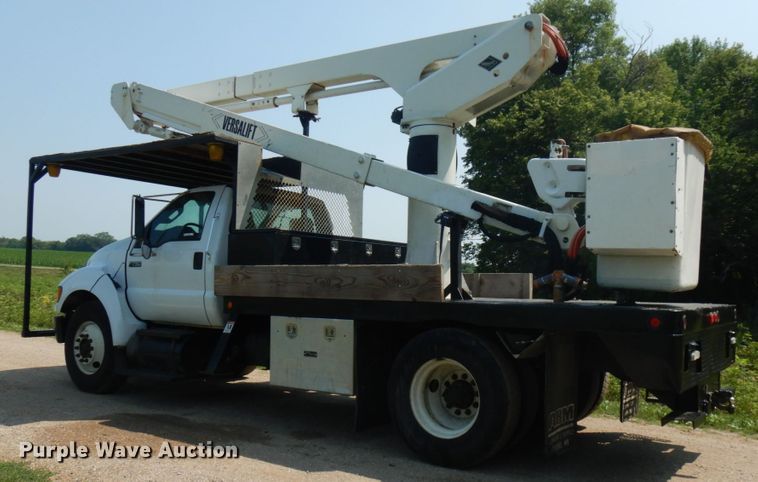 image for item IL9881 2011 Ford F750  bucket truck
