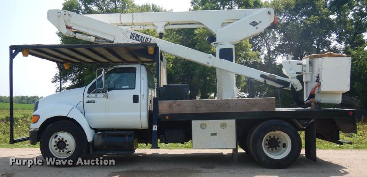 image for item IL9881 2011 Ford F750  bucket truck