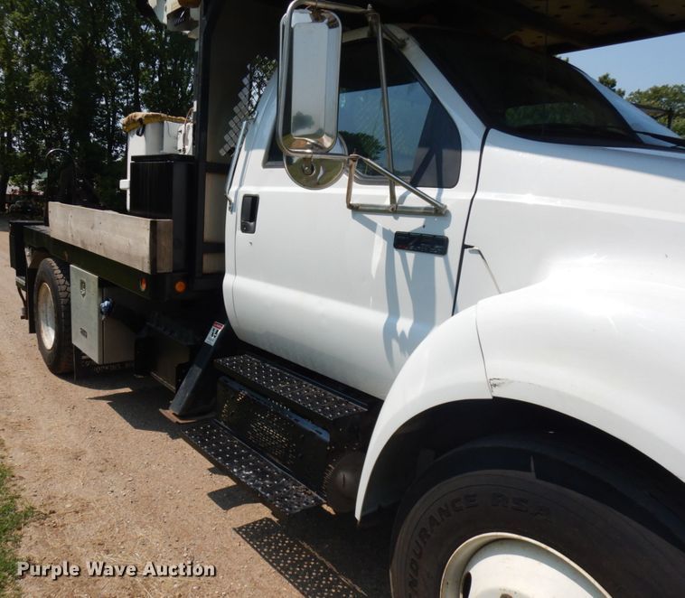 image for item IL9881 2011 Ford F750  bucket truck