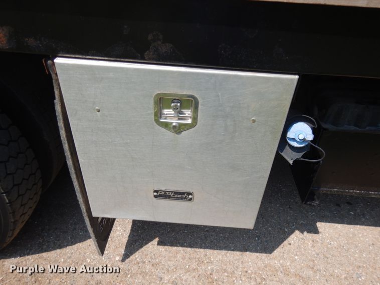 image for item IL9881 2011 Ford F750  bucket truck