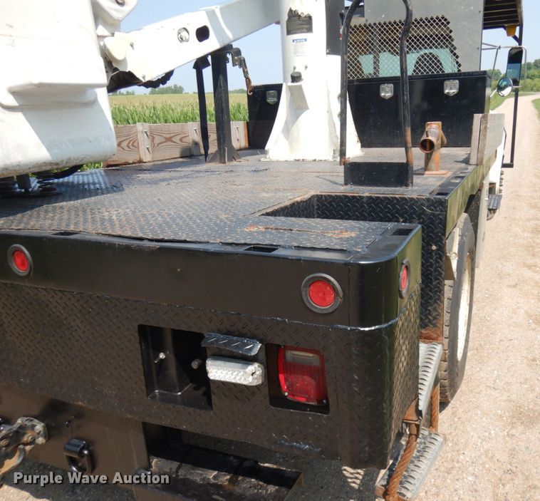 image for item IL9881 2011 Ford F750  bucket truck