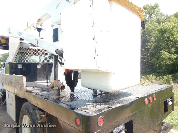 image for item IL9881 2011 Ford F750  bucket truck