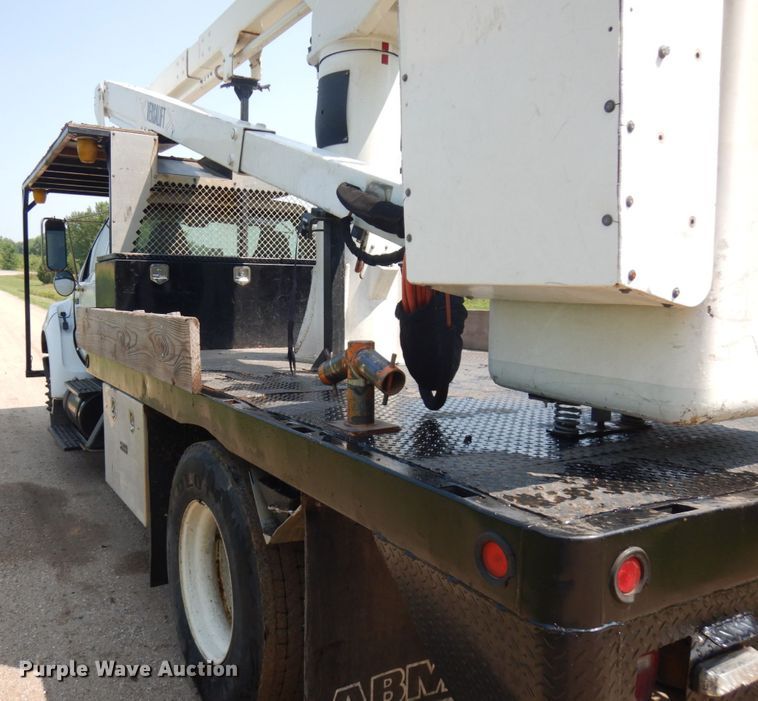 image for item IL9881 2011 Ford F750  bucket truck