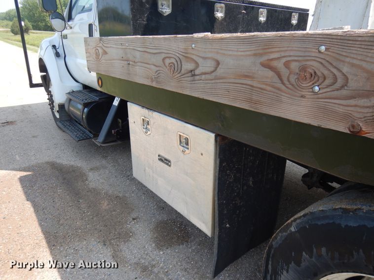 image for item IL9881 2011 Ford F750  bucket truck