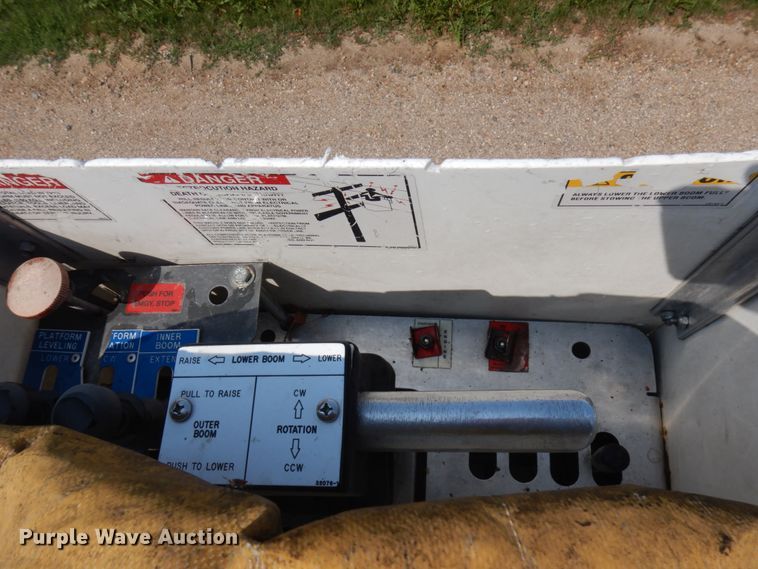 image for item IL9881 2011 Ford F750  bucket truck