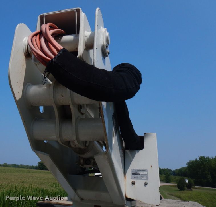 image for item IL9881 2011 Ford F750  bucket truck