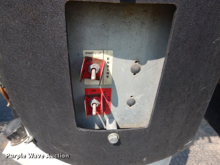 image for item IL9881 2011 Ford F750  bucket truck