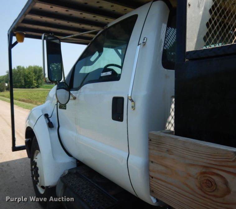 image for item IL9881 2011 Ford F750  bucket truck