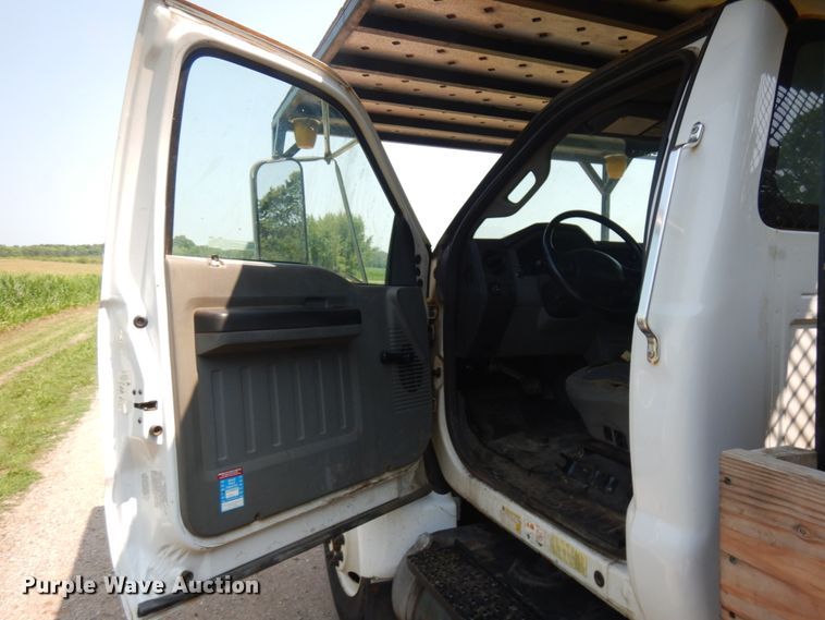 image for item IL9881 2011 Ford F750  bucket truck