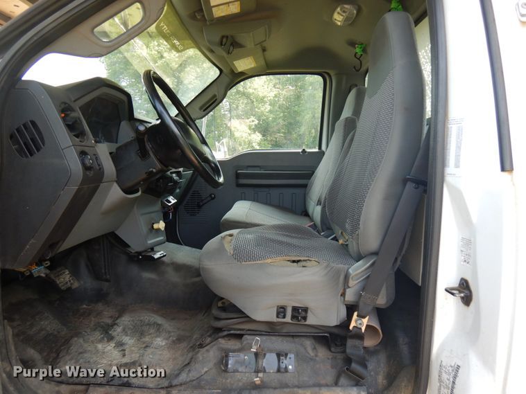 image for item IL9881 2011 Ford F750  bucket truck