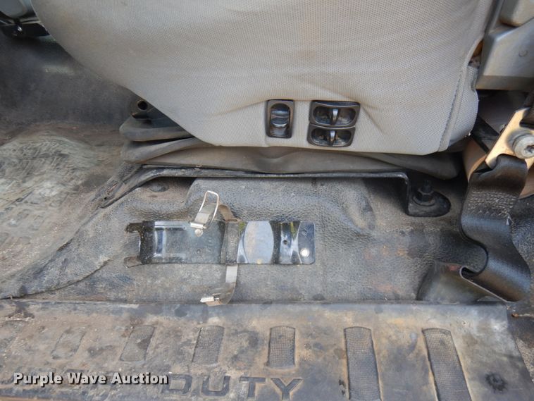 image for item IL9881 2011 Ford F750  bucket truck