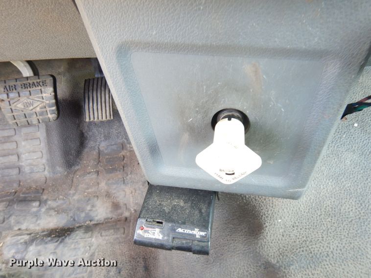 image for item IL9881 2011 Ford F750  bucket truck