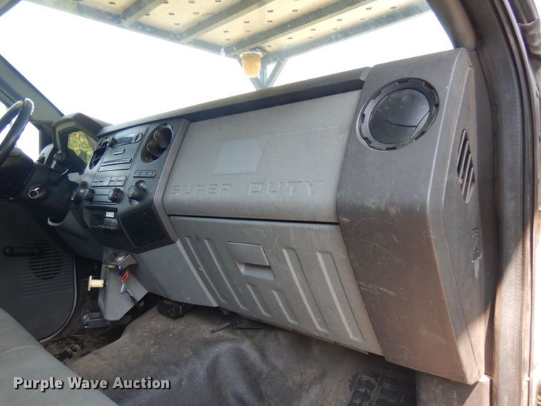 image for item IL9881 2011 Ford F750  bucket truck