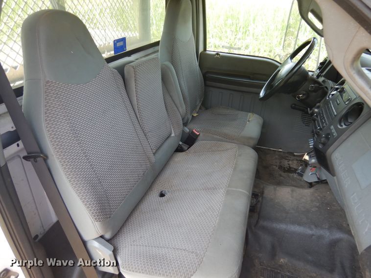 image for item IL9881 2011 Ford F750  bucket truck