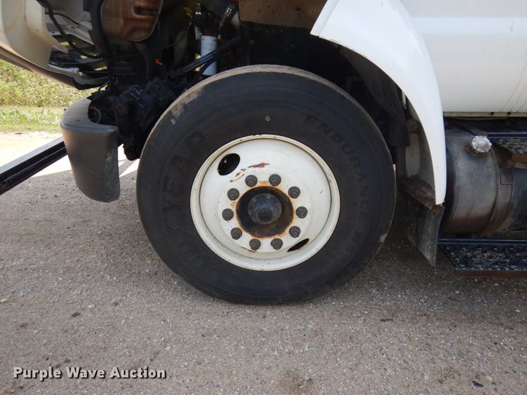 image for item IL9881 2011 Ford F750  bucket truck