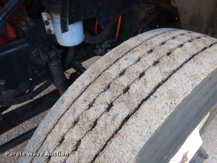 image for item IL9881 2011 Ford F750  bucket truck