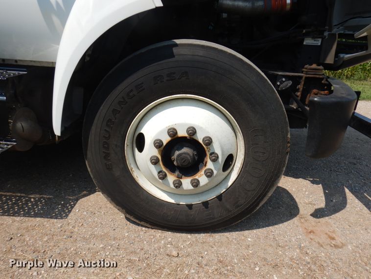 image for item IL9881 2011 Ford F750  bucket truck