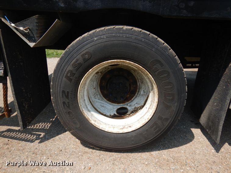 image for item IL9881 2011 Ford F750  bucket truck