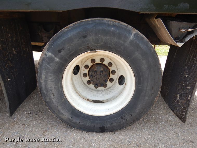 image for item IL9881 2011 Ford F750  bucket truck