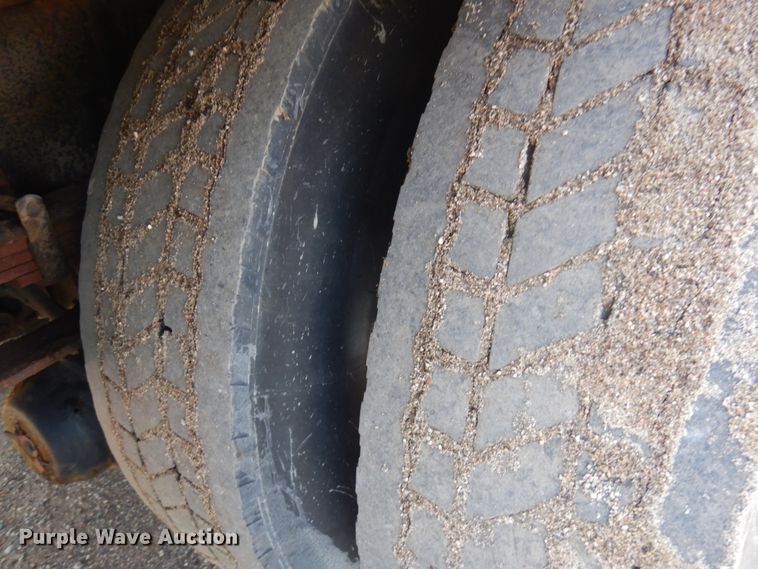 image for item IL9881 2011 Ford F750  bucket truck