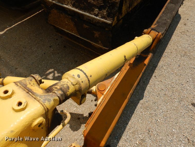 image for item IL9883 2012 Komatsu D65PX-17  dozer
