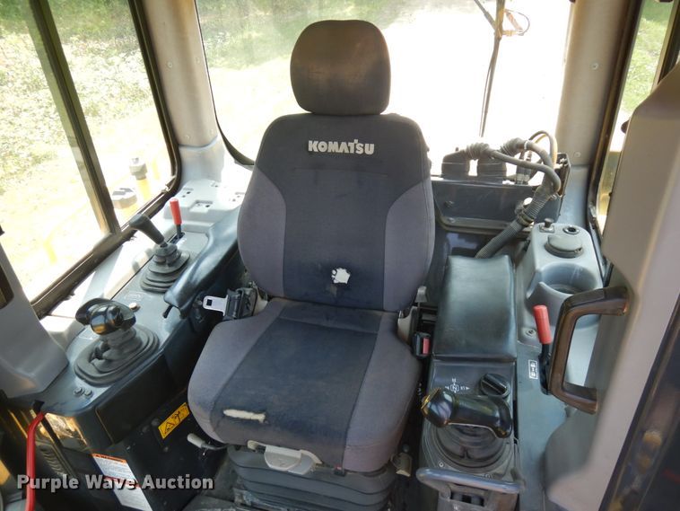 image for item IL9883 2012 Komatsu D65PX-17  dozer