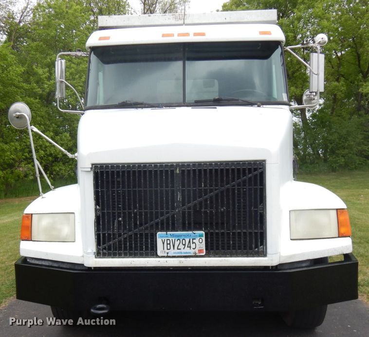 image for item IT9426 1994 White GMC WIA  dump truck