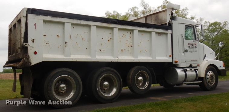 image for item IT9426 1994 White GMC WIA  dump truck