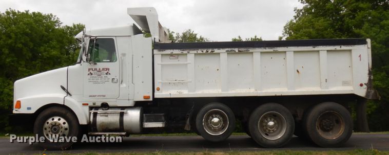 image for item IT9426 1994 White GMC WIA  dump truck