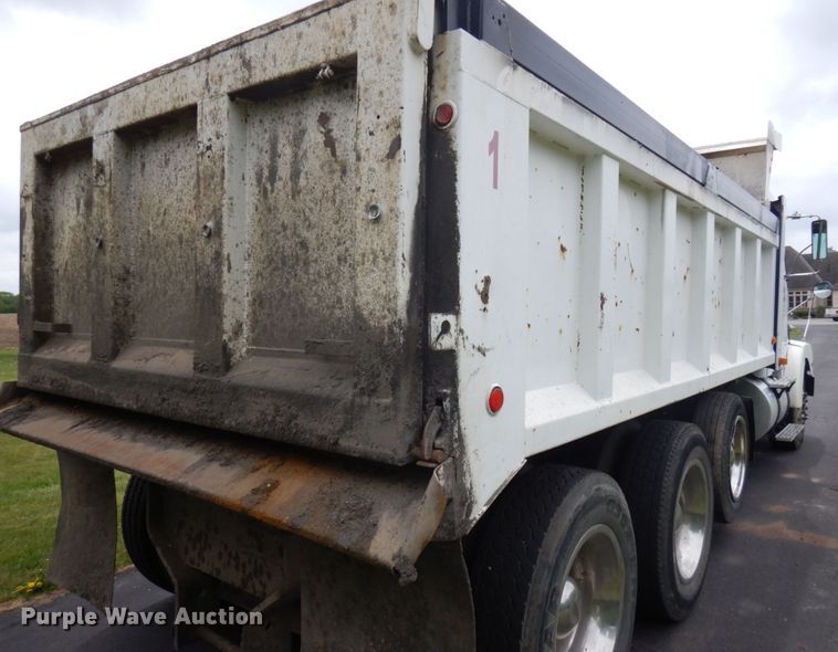 image for item IT9426 1994 White GMC WIA  dump truck