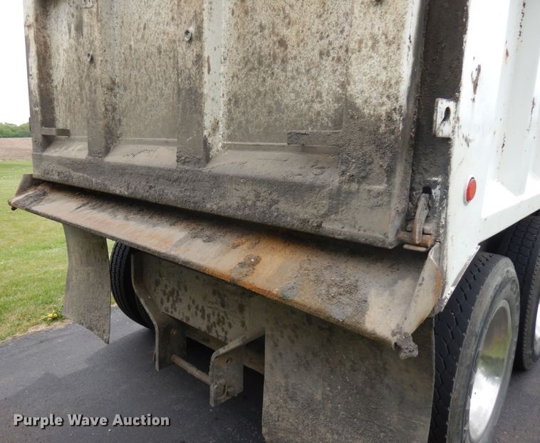 image for item IT9426 1994 White GMC WIA  dump truck
